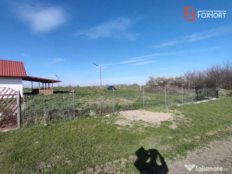 Teren de 2600 mp, în Sânmihaiu Român