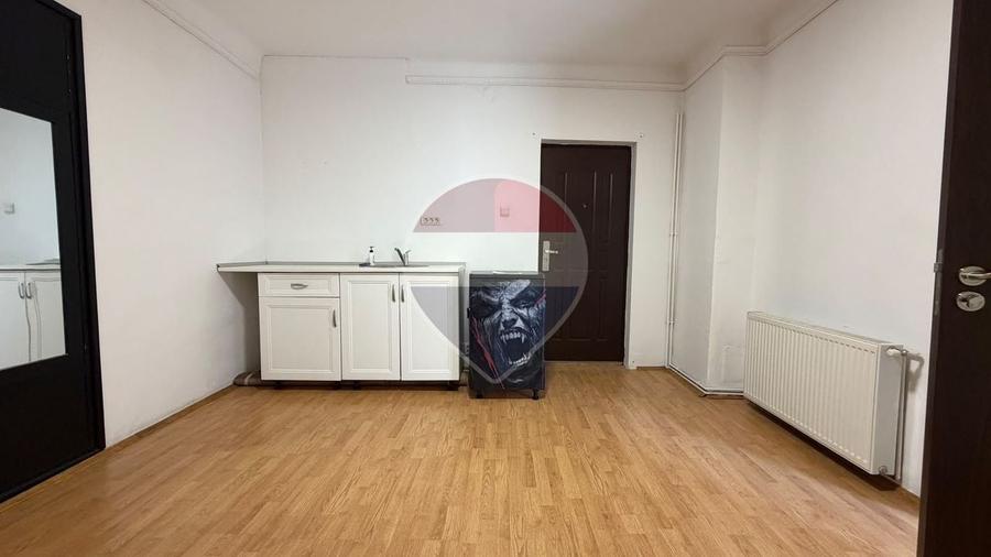 Spațiu pentru birouri în Piața Sfatului | 65 mp | Etaj 1 - 11