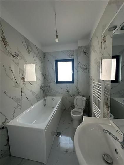 Apartament cu 3 camere decomandat în Vișani