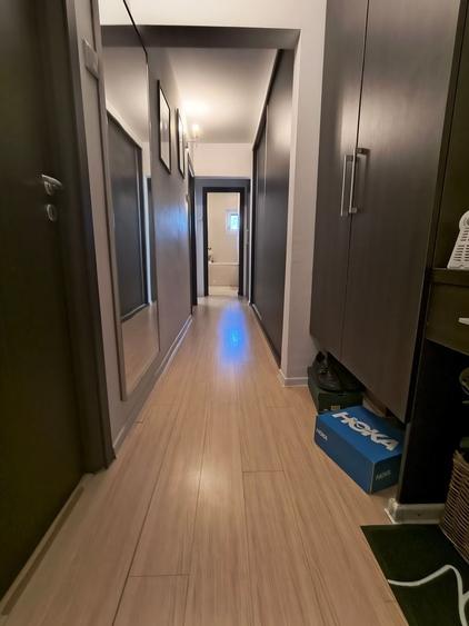Apartament cu 3 camere decomandat în Far