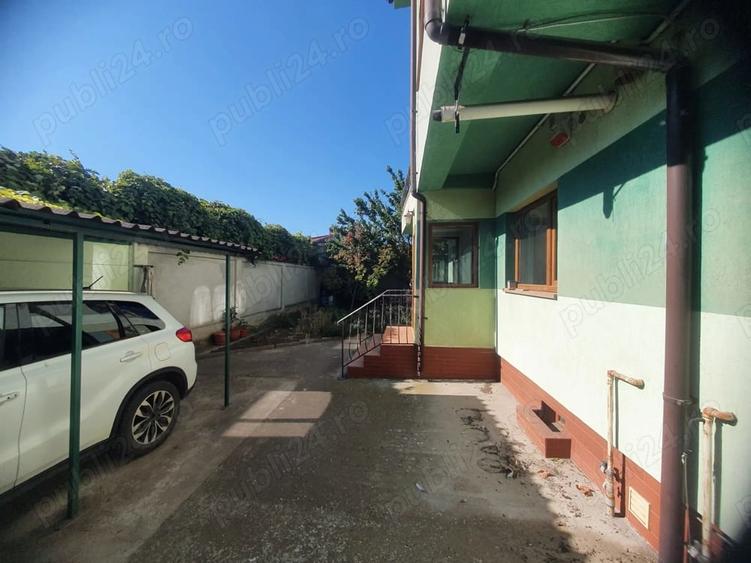 Casă cu 6 camere cu Teren 354 Mp în Dacia