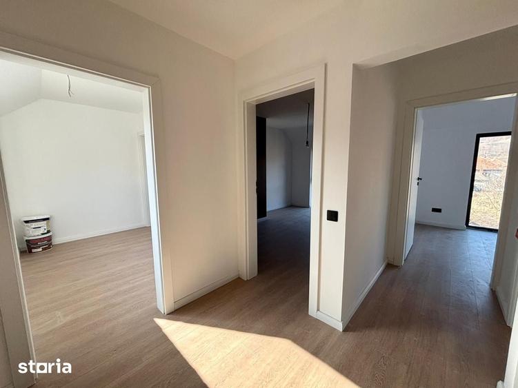 Casă cu 5 camere cu Teren 500 Mp în Feleacu