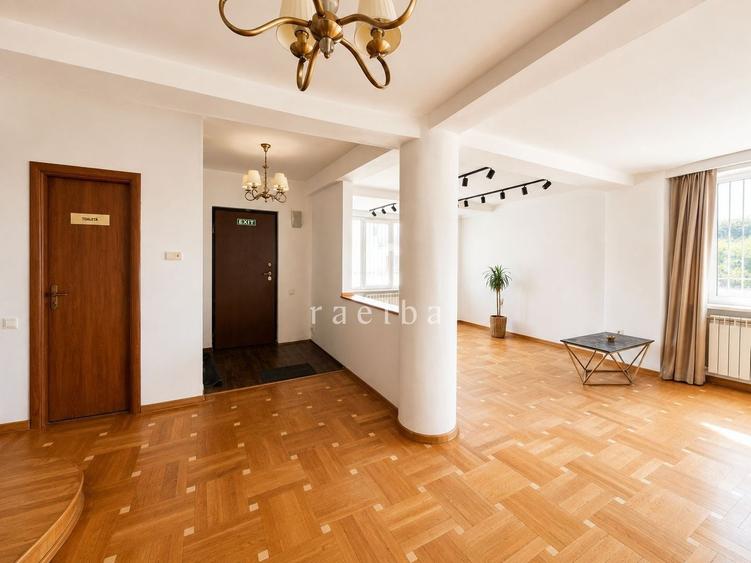 Duplex cu 12 camere cu Canalizare în Șoseaua Nordului