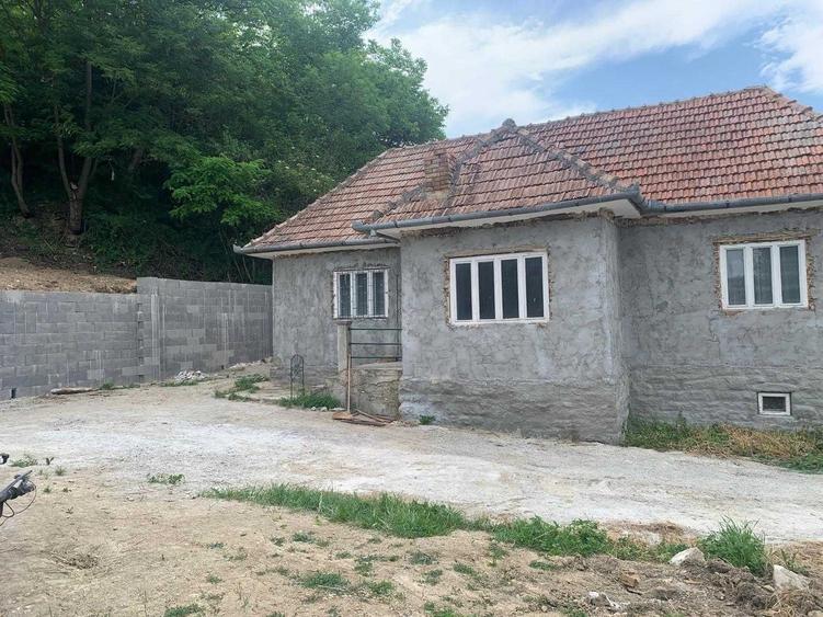 Apartament cu 3 camere decomandat în Câmpia Turzii