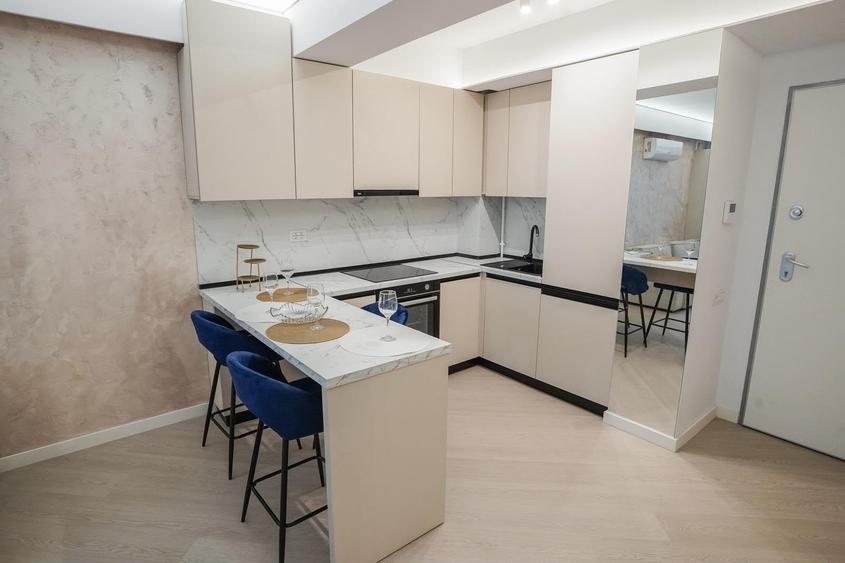 Apartament cu 2 camere semidecomandat, mobilat în Pipera