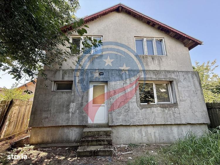 Casă cu 4 camere în Central