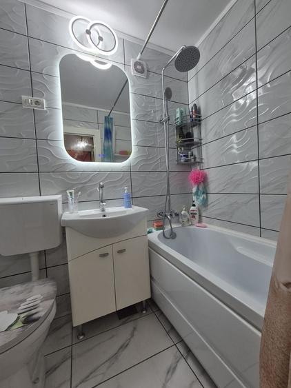 Apartament cu 2 camere decomandat, mobilat în Berceni