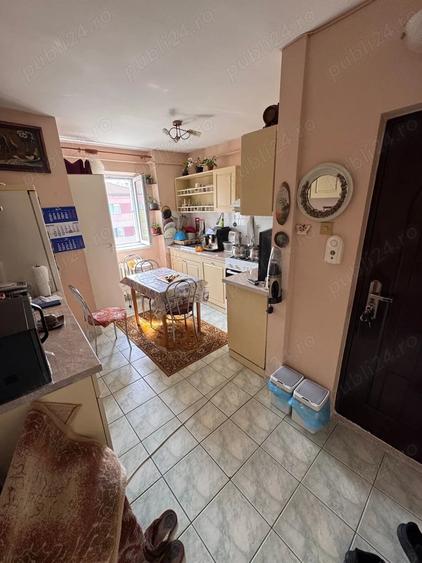 Apartament cu 2 camere nedecomandat în Cetate