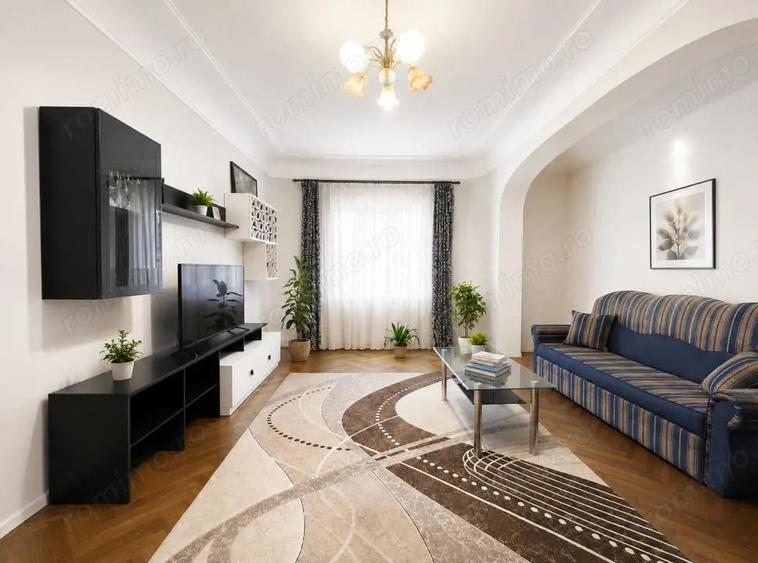 Apartament cu 5 camere semidecomandat în Armeneasca