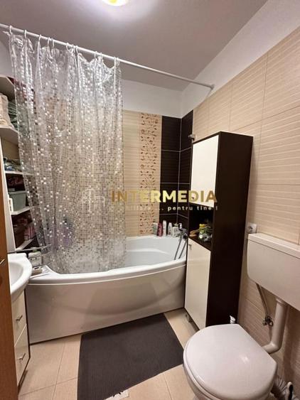 Apartament cu 2 camere decomandat, mobilat în Cetate