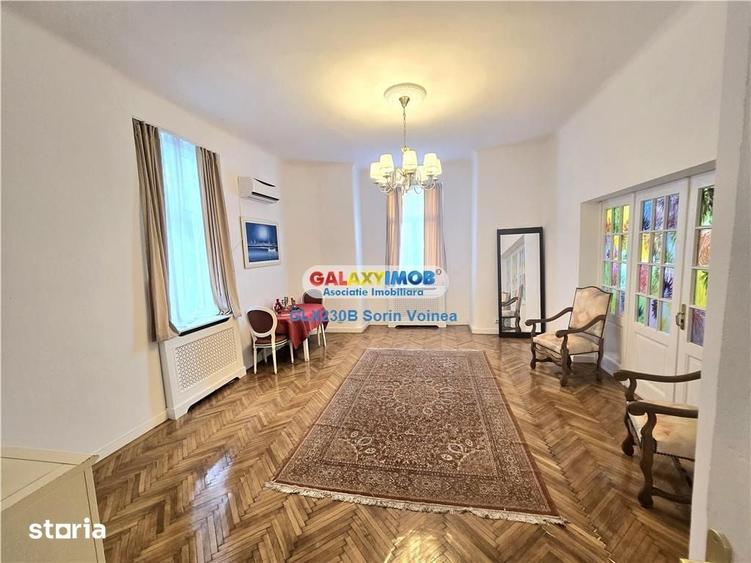 Apartament cu 4 camere în Centrul Civic