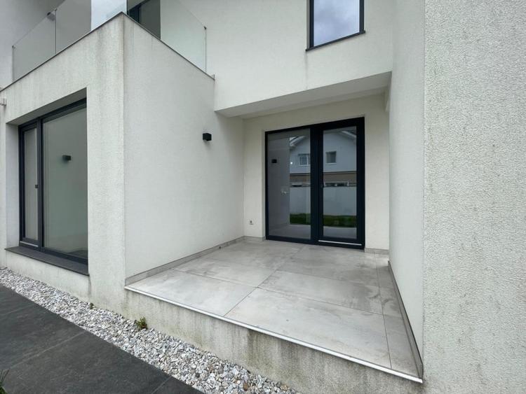 Duplex cu 4 camere cu Canalizare în Moșnița Veche