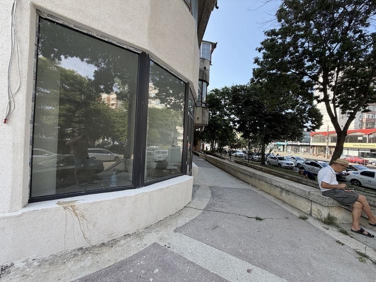 Spațiu comercial, de 100 mp, în Central