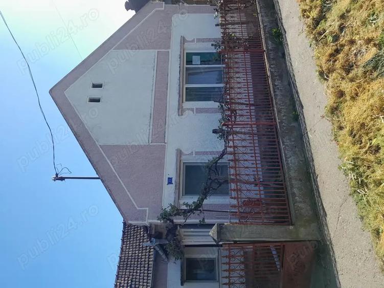 Casă cu 3 camere în Hurezu Mare