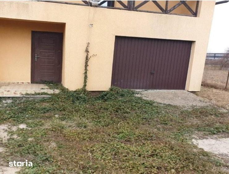 Casă cu 4 camere cu Teren 400 Mp în Letea Veche