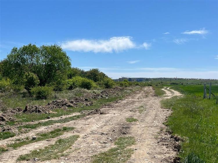 Teren intravilan de 492 mp, în Sânmartin