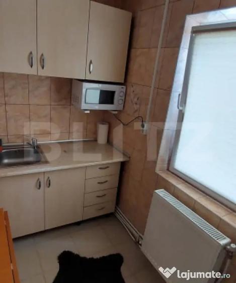 Garsonieră decomandată în Central