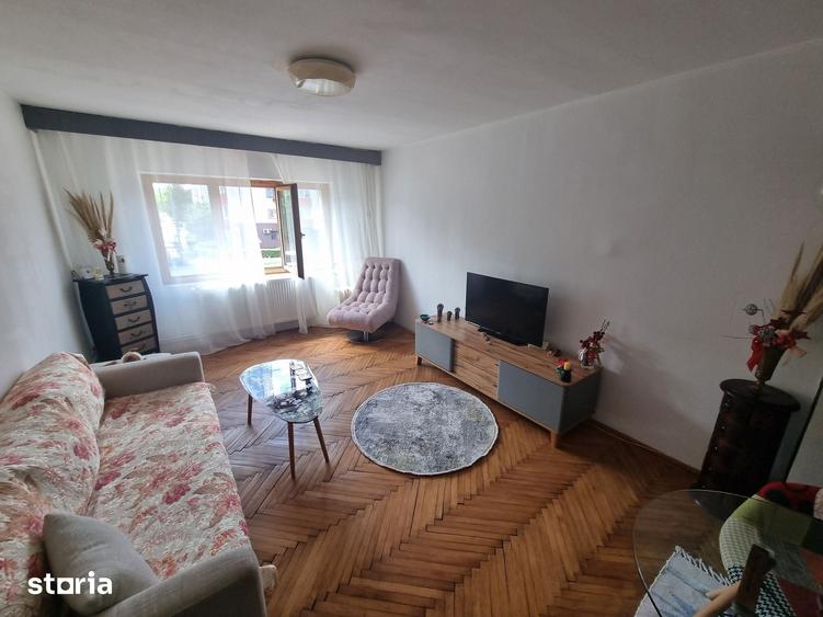 Apartament cu 2 camere decomandat în Far