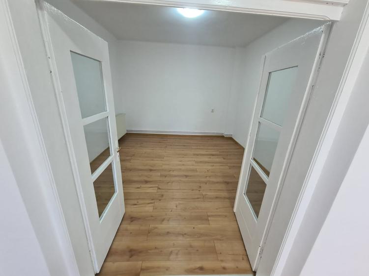 Casă individuală cu 7 camere cu Canalizare în Câmpina