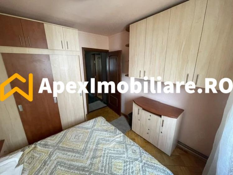 Apartament cu 3 camere decomandat în Militari