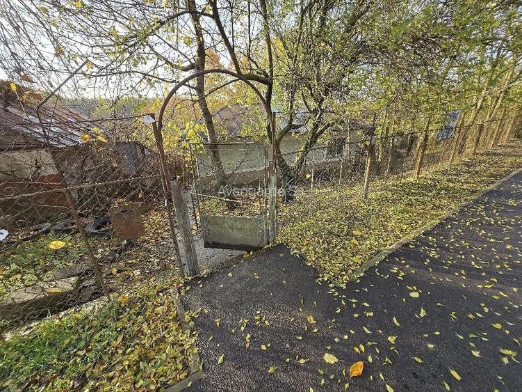 Casă cu Teren 900 Mp în Central