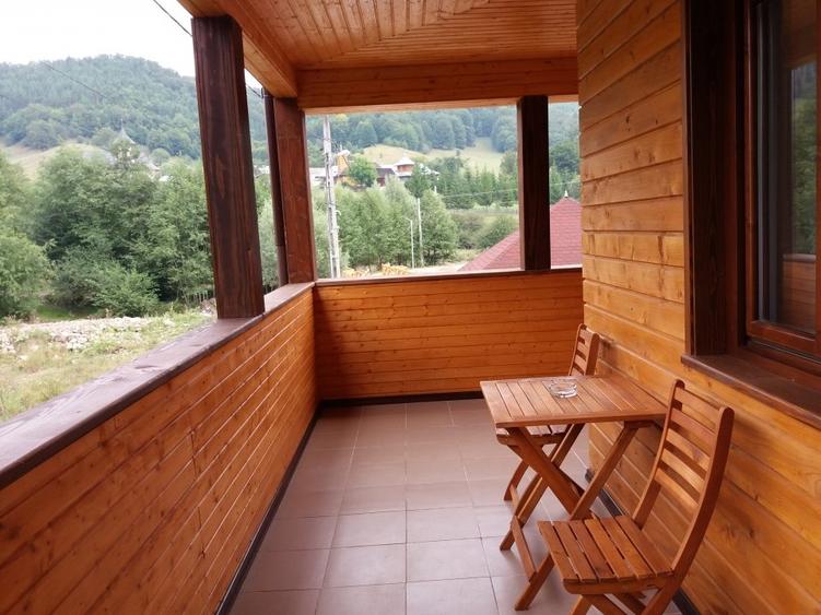 Casă individuală cu 7 camere cu Teren 1200 Mp în Lepșa