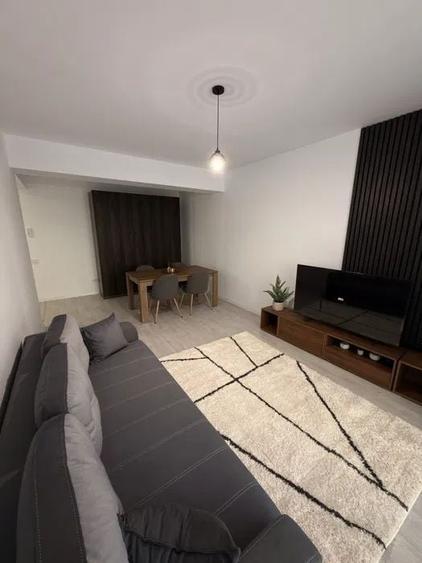 Apartament cu 2 camere, mobilat în Politehnica
