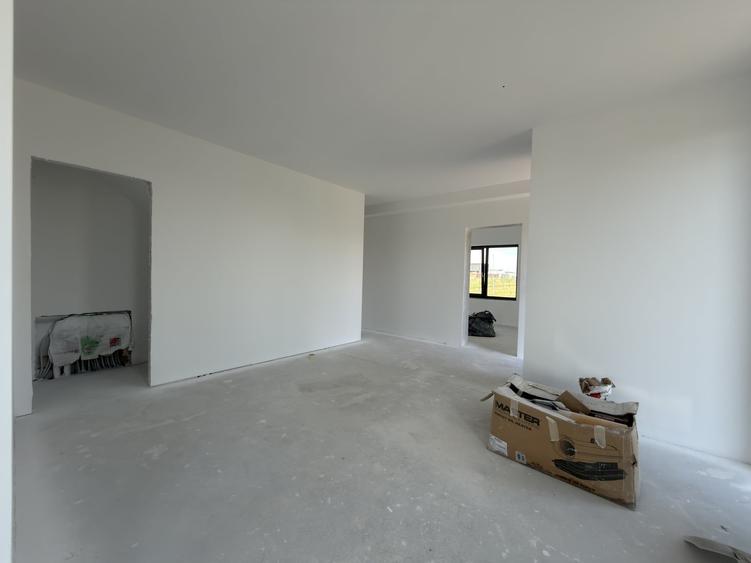 Duplex cu 5 camere cu Canalizare în Torontalului