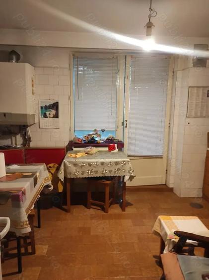 Apartament cu 4 camere decomandat în Central