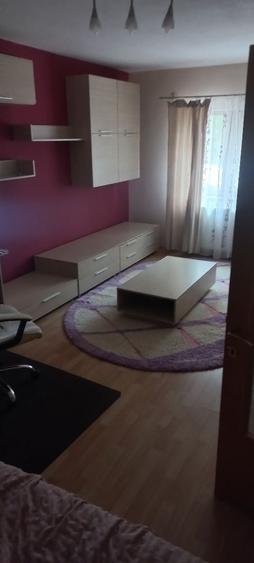 Garsonieră decomandată în Steaua
