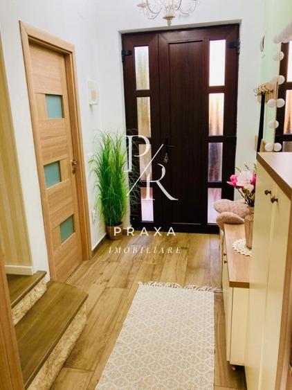 Duplex cu 4 camere cu Piscina în Florești