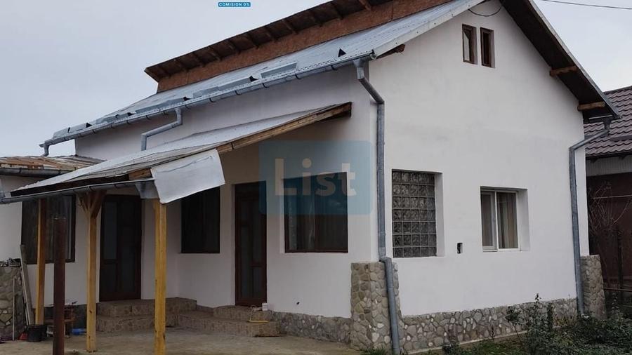 Casă cu 4 camere cu Canalizare în Băicoi