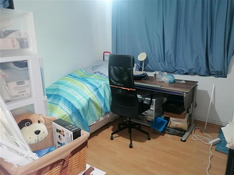 Apartament cu 4 camere decomandat în Soarelui