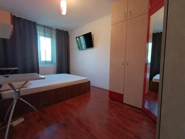 Apartament cu 3 camere semidecomandat în Nord