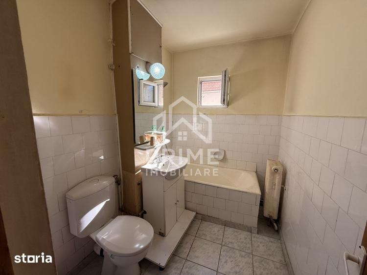 Apartament cu 4 camere decomandat în Cetate