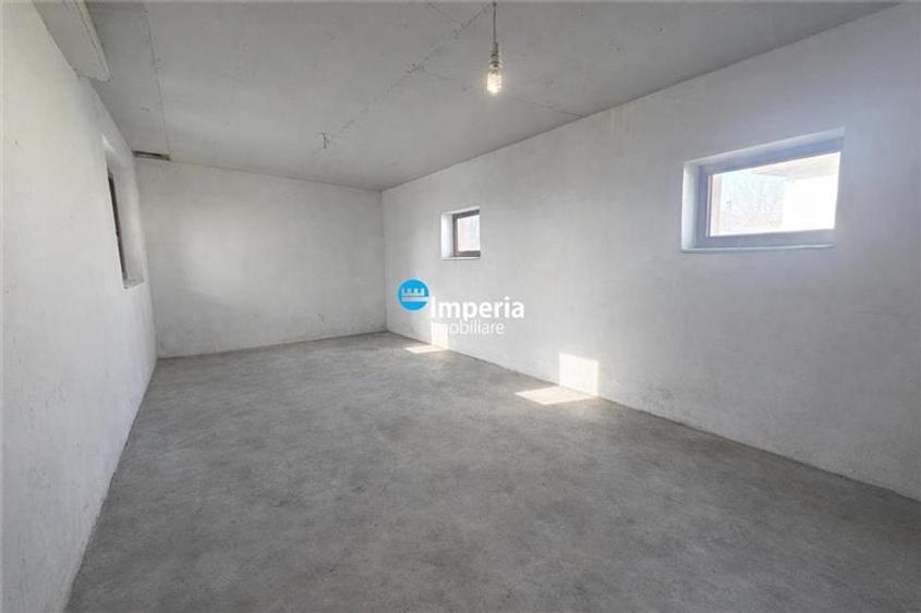 Casă individuală cu 6 camere cu Teren 1000 Mp în Aeroport