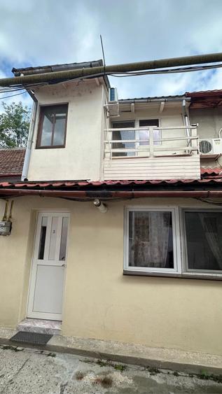 Apartament cu 2 camere decomandat în Medicină