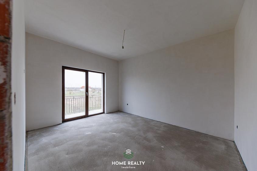 Duplex cu 5 camere cu Canalizare în Plopi