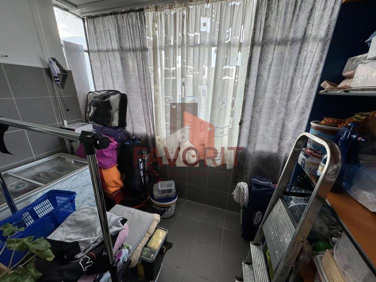 Apartament cu 3 camere semidecomandat, mobilat în Circumvalațiunii