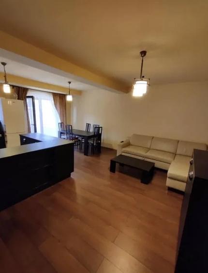 Apartament cu 3 camere semidecomandat, mobilat în Florești
