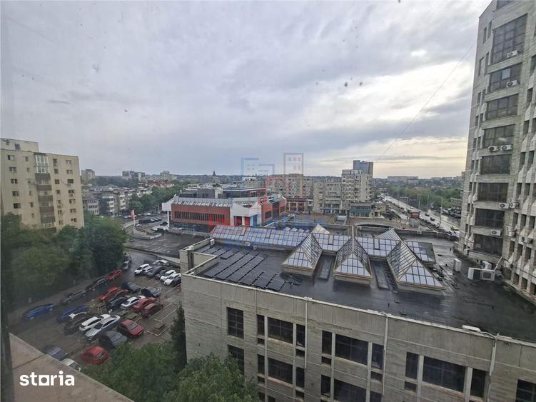 Apartament cu 3 camere decomandat în Hala Centrală
