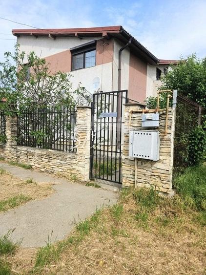 Duplex cu 7 camere cu Canalizare în Cumpăna