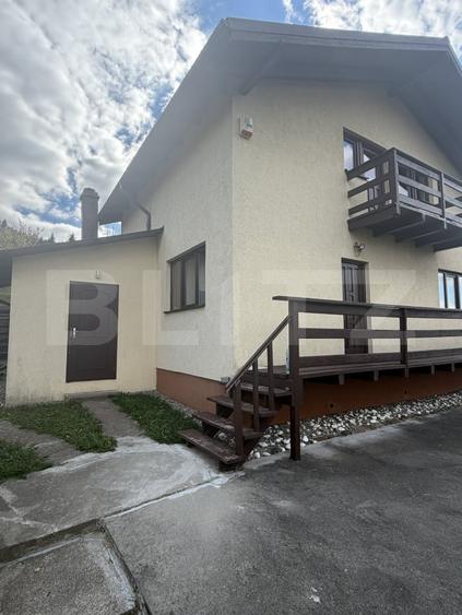 Casă individuală cu 4 camere cu Canalizare în Vatra Dornei