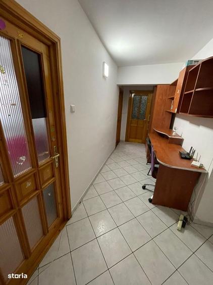Apartament cu 3 camere decomandat în George Enescu