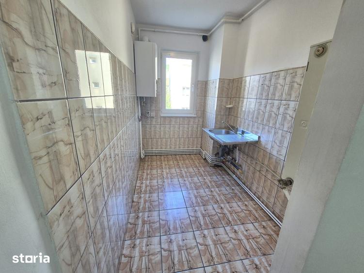 Apartament cu 2 camere semidecomandat în Hărmanului