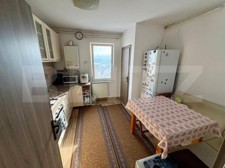 Apartament cu 3 camere decomandat, mobilat în Sângeorgiu de Mureș