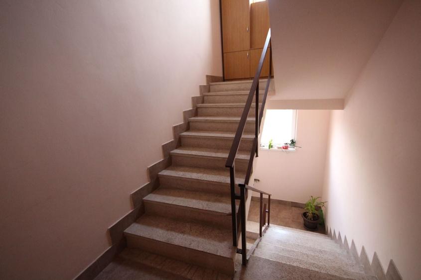 Casă individuală cu 5 camere cu Canalizare în Mehala