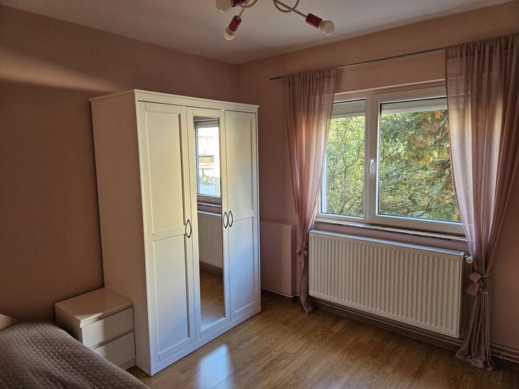 Apartament cu 3 camere decomandat în Miorița