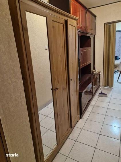 Apartament cu 3 camere decomandat în Fundeni