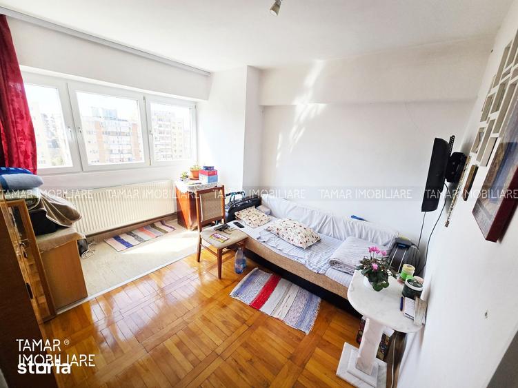 Apartament cu 4 camere decomandat în Aurel Vlaicu